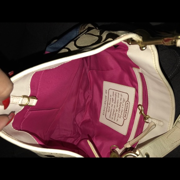 Coach Hobo Handbag - Picture 6 of 8